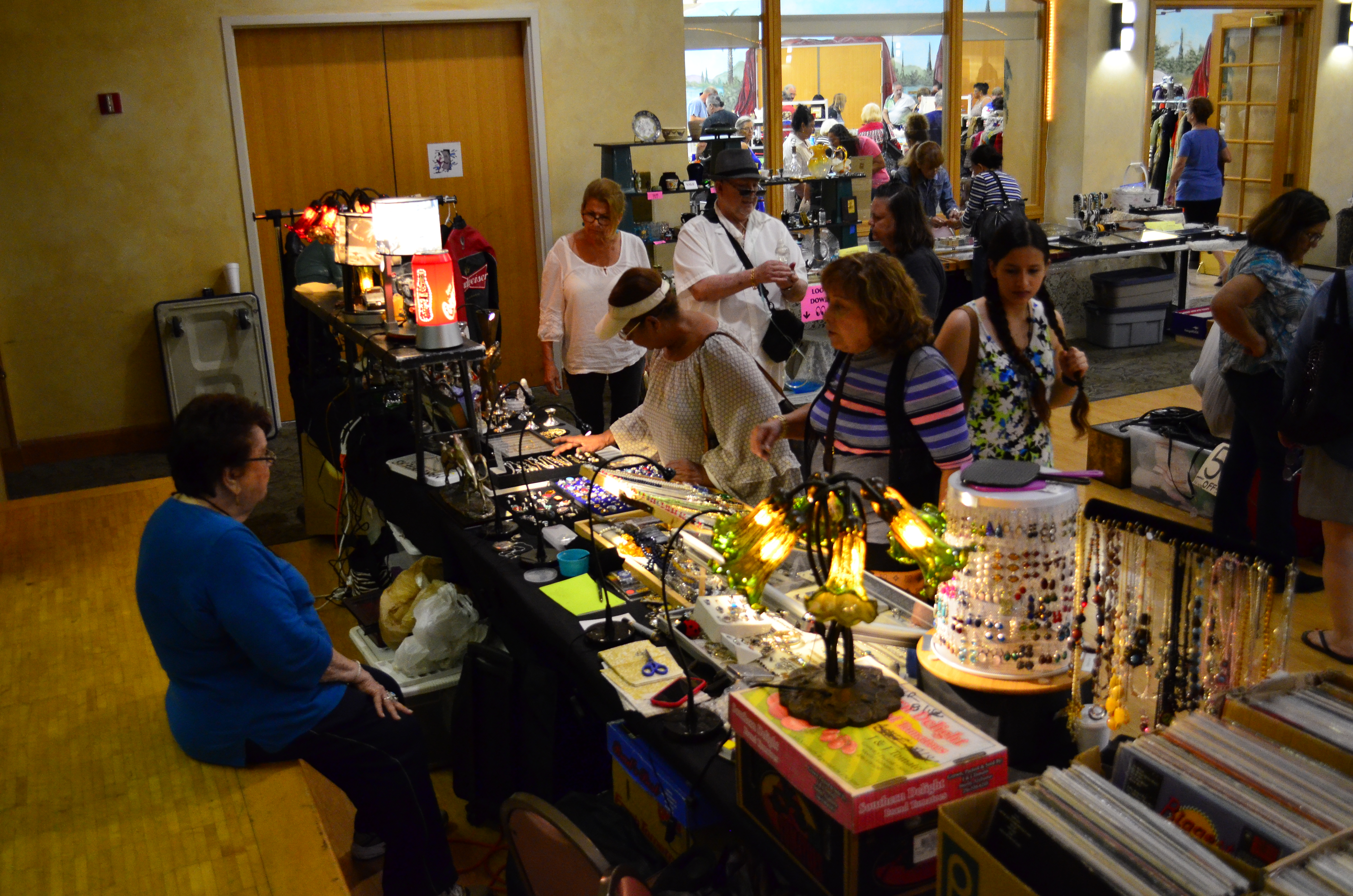 May Flea Mkt 2017 (10)